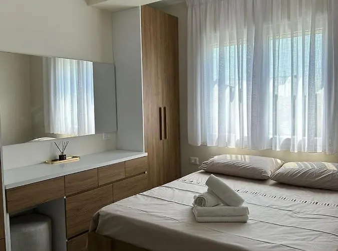 Golem, Durres Golem (Tirana)